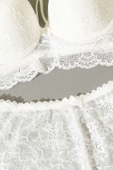 Desteksiz Çapraz İpli Bralet Sütyen Takım Ekru