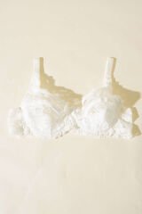 Dantelli Balenli Sütyen Ekru