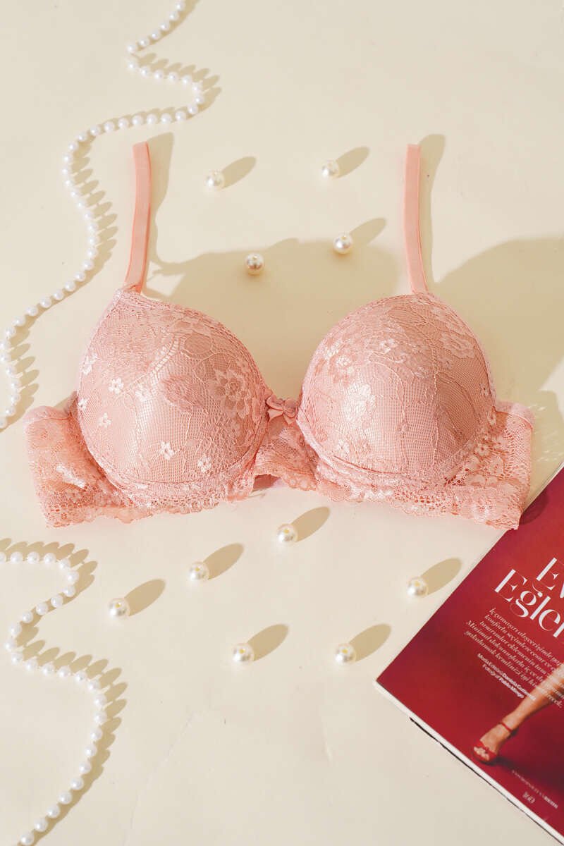 Dantelli Desteksiz Sütyen Pudra