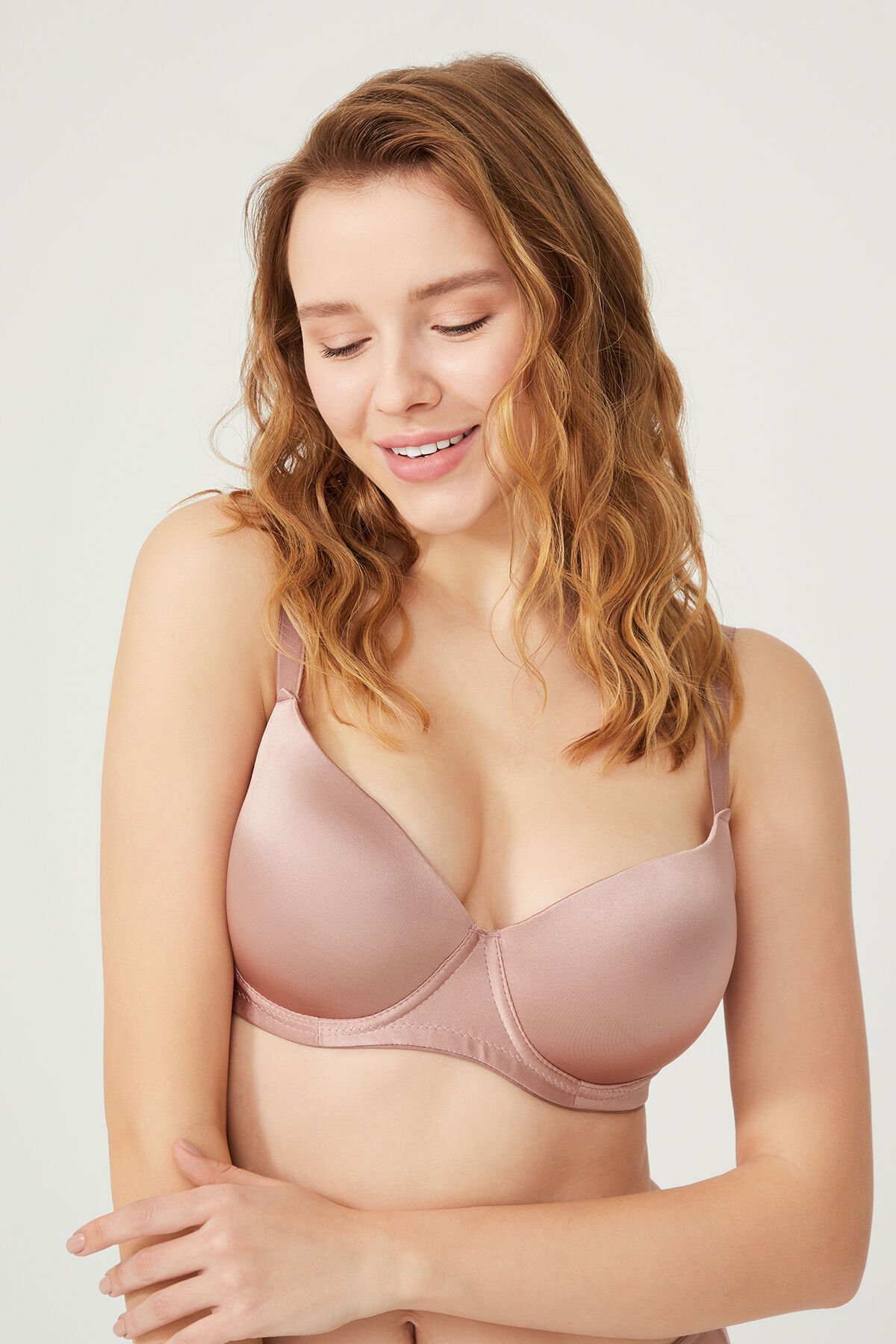 Cansoy Desteksiz C Kap Pudra Toparlayıcı Sütyen